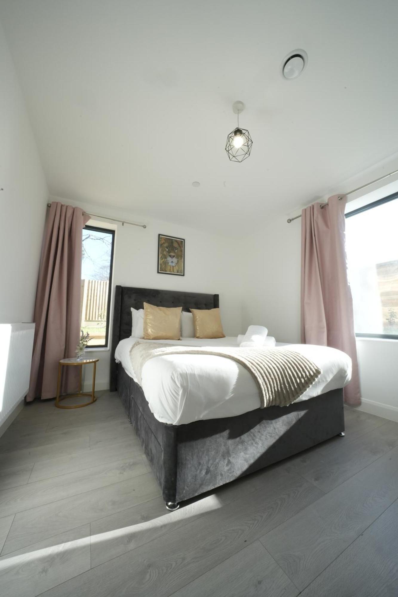 Ealing Broadway Great Stay 7-Minute Walk From The Underground Εξωτερικό φωτογραφία